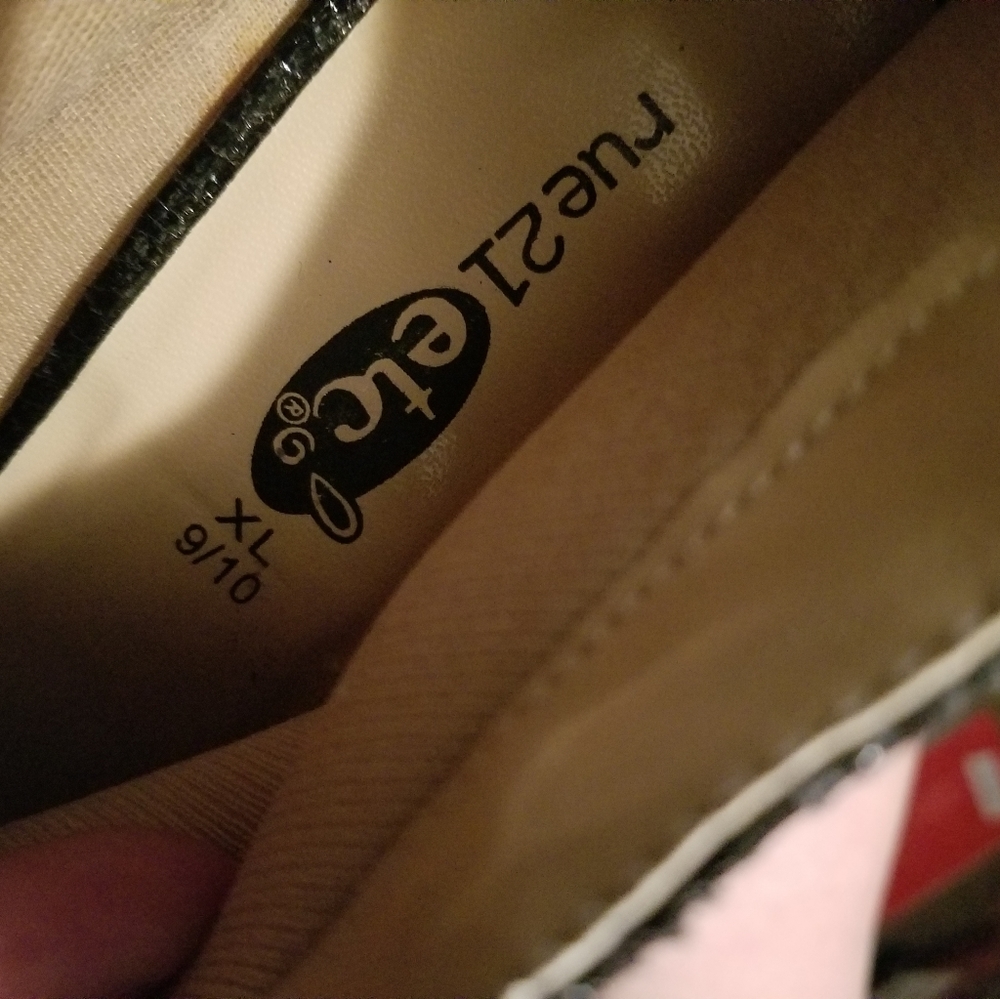 shoes - Picture 5 of 5